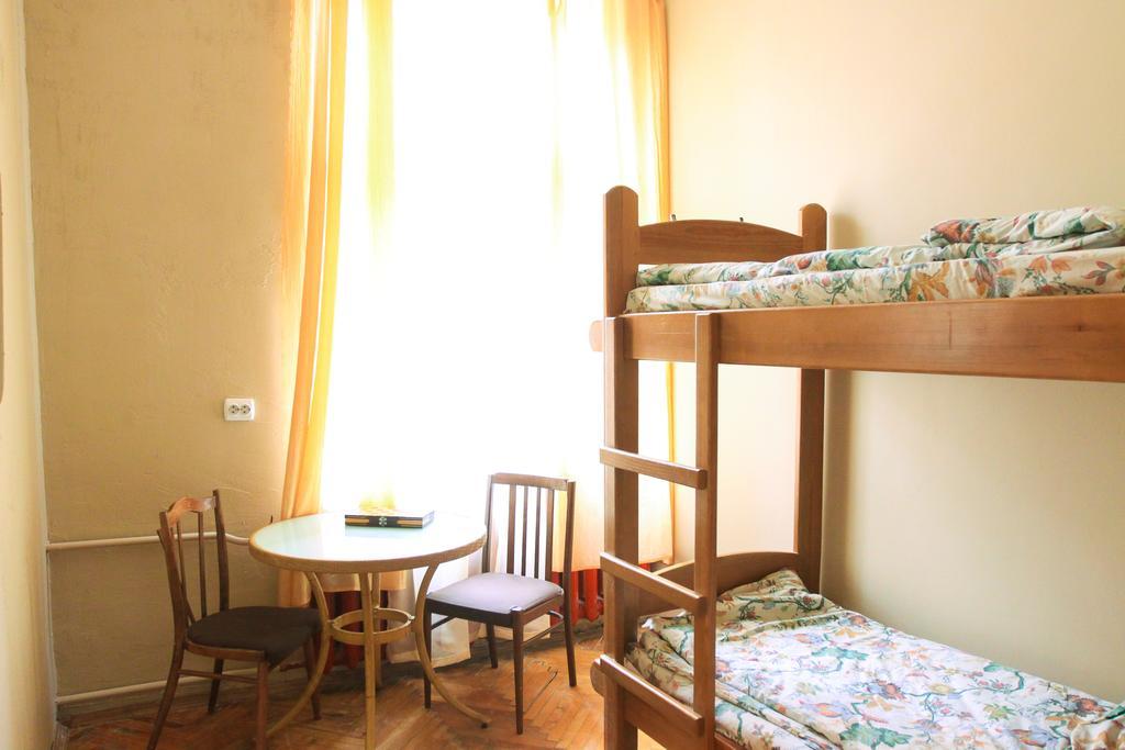 Hollywood Home Hostelリヴィウ 部屋 写真