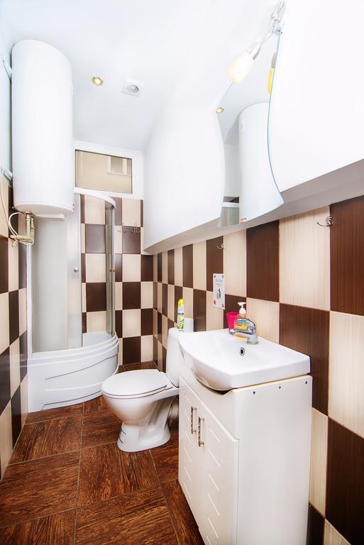 Hollywood Home Hostelリヴィウ 部屋 写真