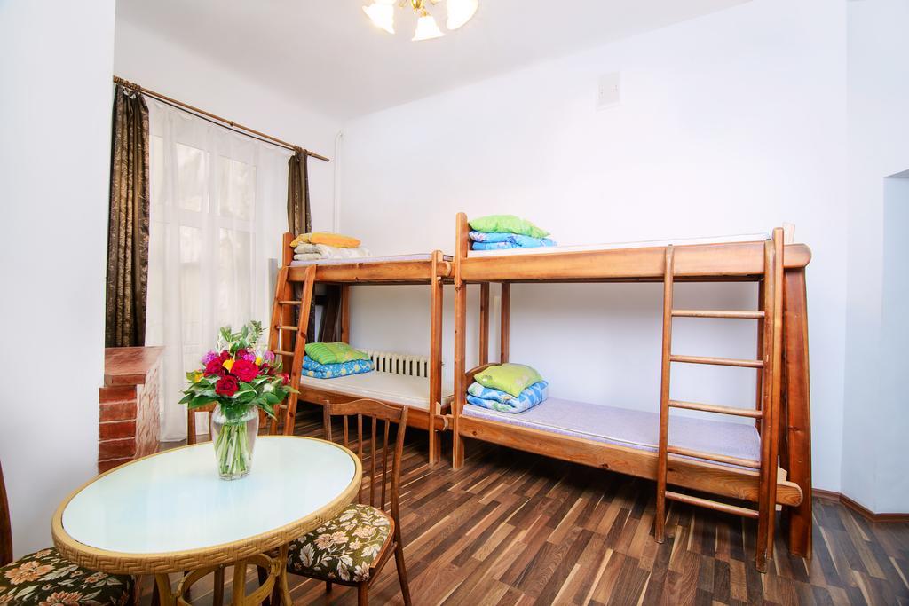 Hollywood Home Hostelリヴィウ 部屋 写真