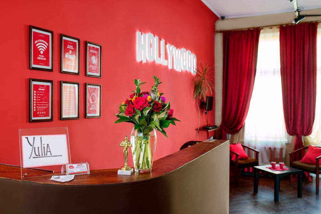Hollywood Home Hostelリヴィウ エクステリア 写真