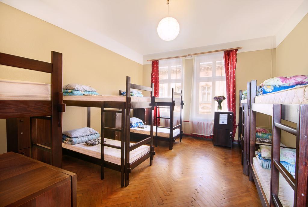 Hollywood Home Hostelリヴィウ 部屋 写真