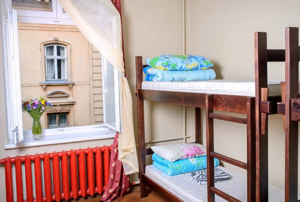 Hollywood Home Hostelリヴィウ 部屋 写真